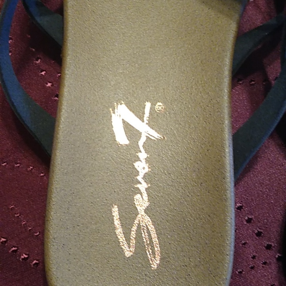SEVEN7 CRISS CROSS SANDLE/ FLOP - Picture 2 of 8